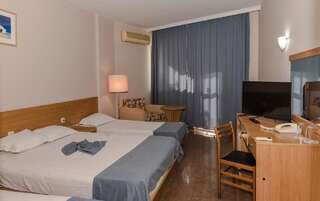 Отель Hotel Aurora - Все включено Святые Константин и Елена Двухместный номер с 1 кроватью или 2 отдельными кроватями (для 2 взрослых и 1 ребенка)-2